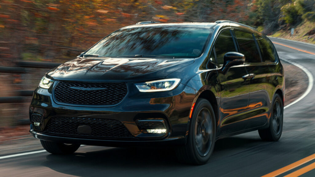 Chrysler-Pacifica-4