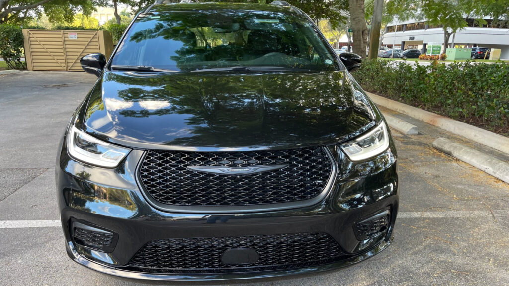 Chrysler-Pacifica-6
