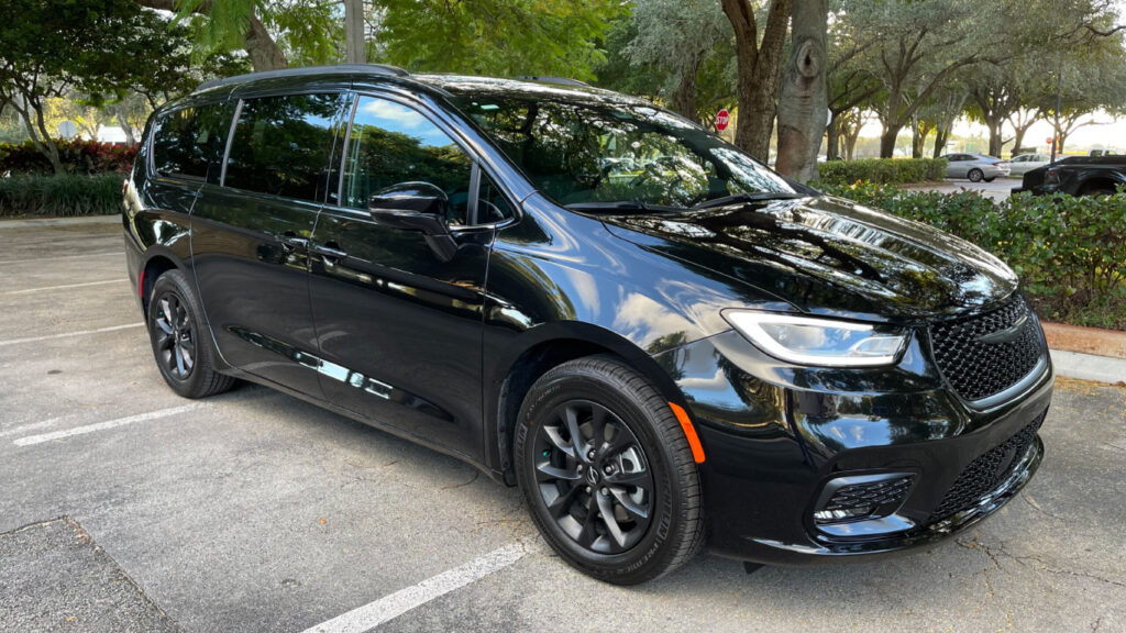 Chrysler-Pacifica-7
