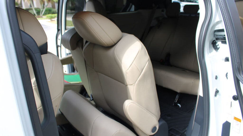Toyota-Sienna-Hybrid-2